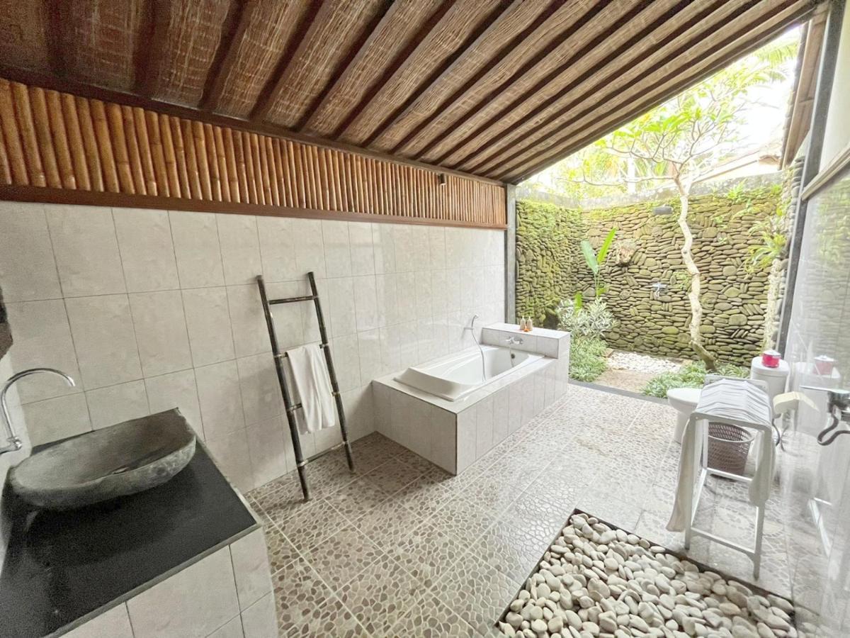 Intan & Ubud (Bali)